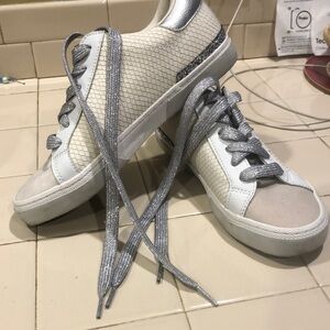 EUC silver sparkles tennis shoes